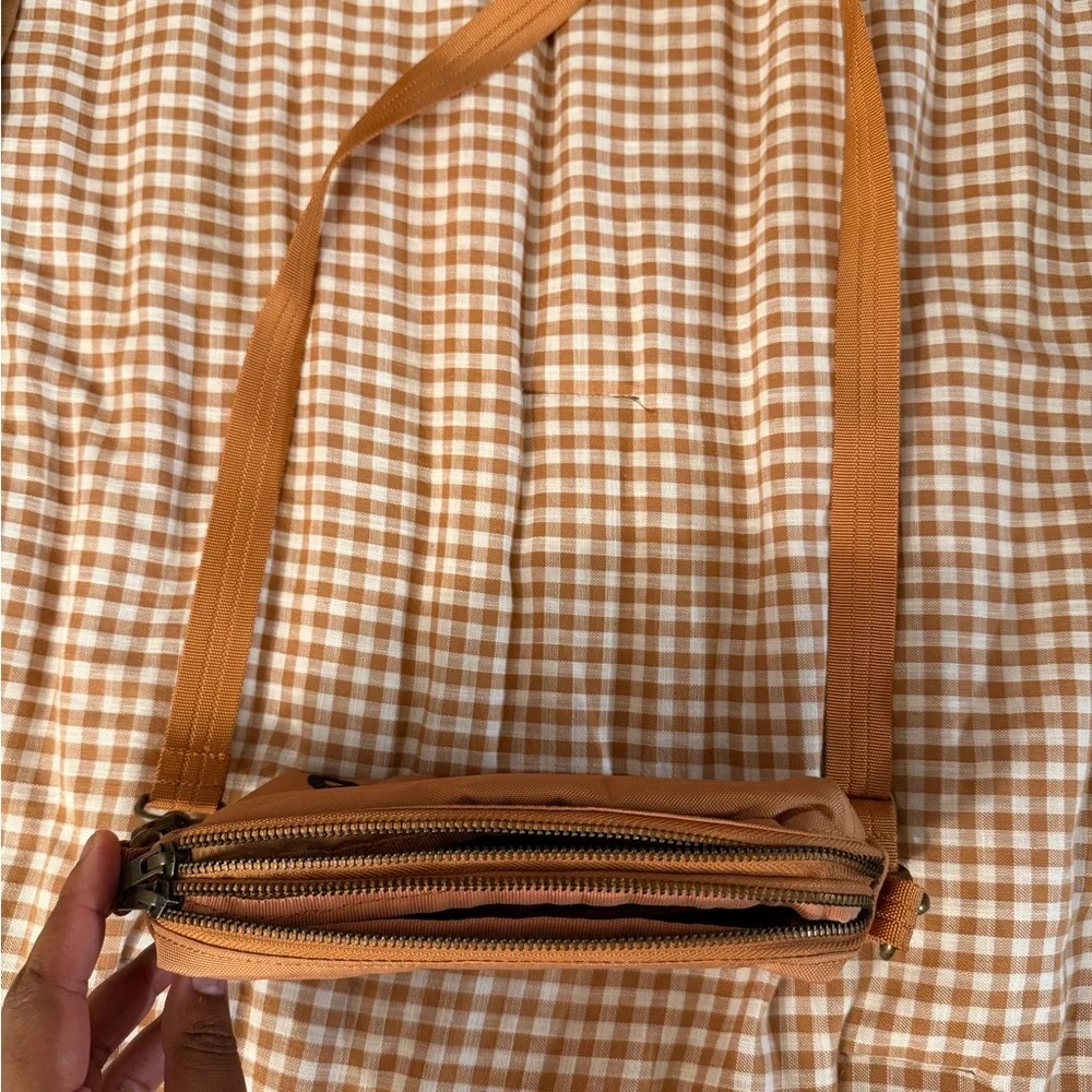 Tobiq Duo Hip Pack and Crossbody - Picture 8 of 8